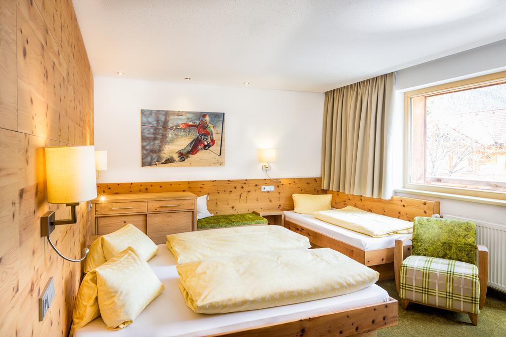 Hotel Garni Ernst Falch Sankt Anton am Arlberg Dış mekan fotoğraf